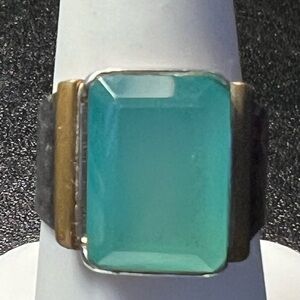Sterling Silvet Ring  925 Chalcedony Gem On Hammered Style Band Size 7.5